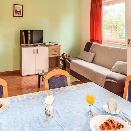 Gordana - Lbn420 * Labin (Istria)
